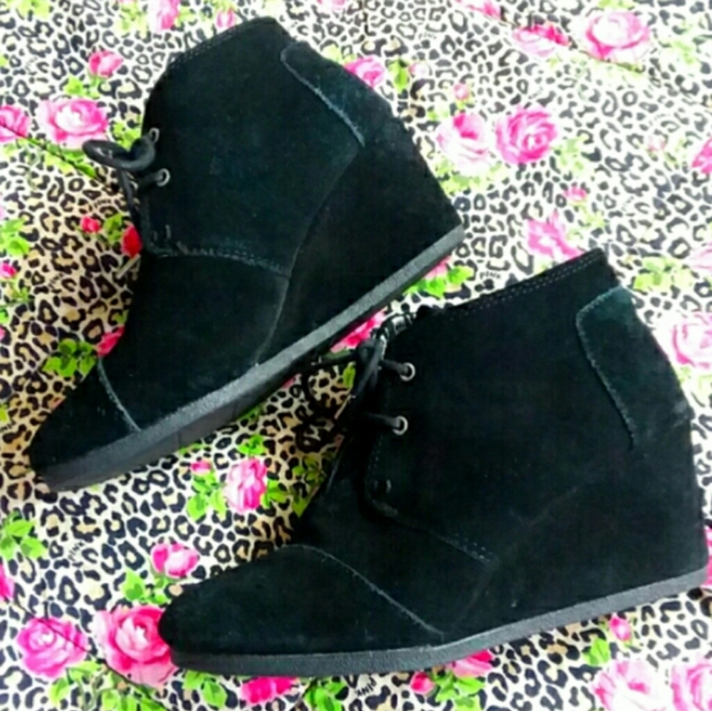 TOMS Women Black Wedge Heel Ankle Boots Size 8.5